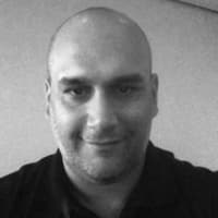 André Ormastroni - Professor da Pós Graduação Arquitetura de Software e do curso Engenharia de Software